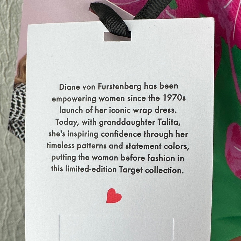 DVF x Target Reversible Tote - Picture 9 of 10